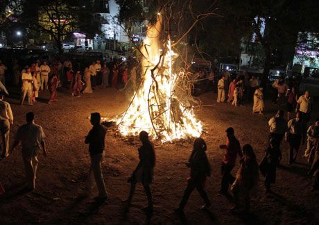 अहमदावादमा होलिका