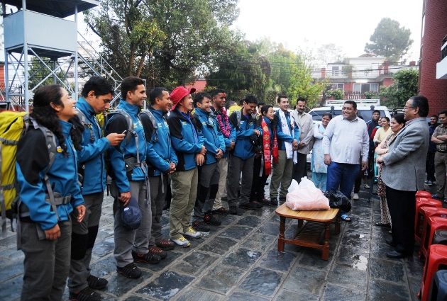 प्रचण्डलाई रुवाउँदै गए छोरा प्रकाश