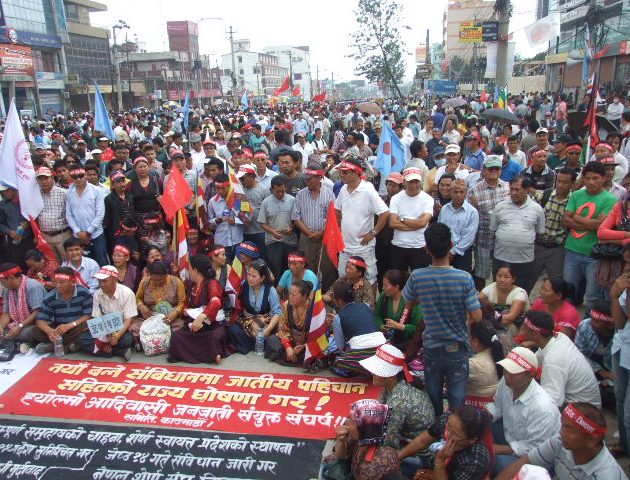 आदीबासीहरुद्वारा संबिधान सभा भवन घेराउ