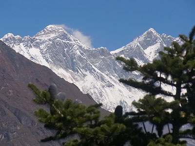 एभ्रेष्टभ्यू होटलबाट देखिएको सगरमाथाको दृश्य