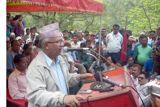 एमालेका वरिष्ठ नेता माधवकुमार नेपाल