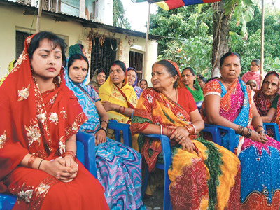 श्रीमानले नस्विकार्दा घरमै धर्ना