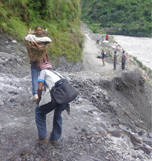 सडक अवरुद्ध हुँदा सास्ती…