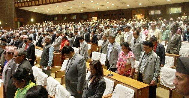 भूकम्पपीडितले सहायता नपाएकामा सांसदहरुको आपत्ति