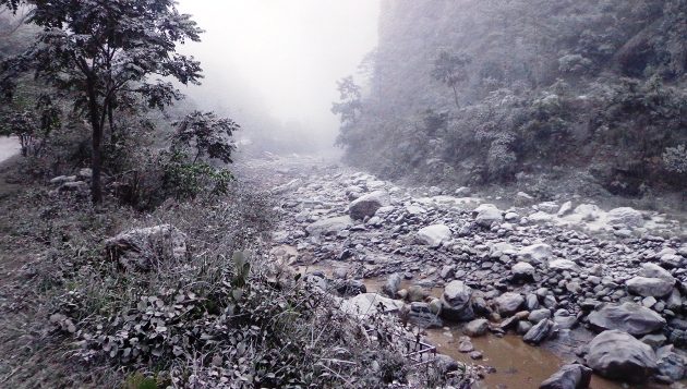 पहिरोले पुरिएको बैसरीका बासिन्दाद्वारा बासस्थानको व्यवस्था गर्न माग