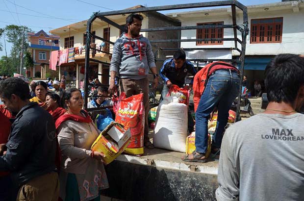 काभ्रेमा स्थानीयद्वारा नै राहत बितरण सुरु