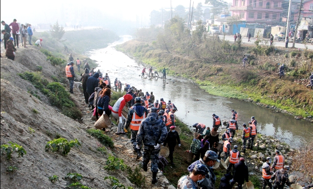 बागमती नजिक बसेर खाना खान सकिने