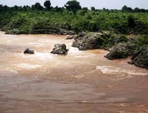 सुन्द्रावती नदीमा पौडी खेल्दा ३ बालक वेपत्ता