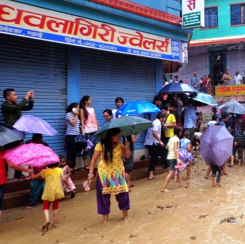 म्याग्दी सदरमुकाम बेनी बजारमा बाढी