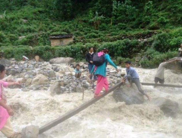 सांसदले तिरिन् खोला तर्न २५ रुपैयाँ !