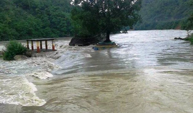 सेतीवेणी बजार डुबानमा, पोखरा–बागलुङ सडक अबरुद्ध