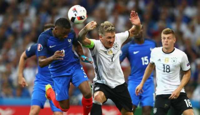 आयोजक फ्रान्स युरोकपको फाइनलमा, विश्वविजेता जर्मनी २–० ले पराजित