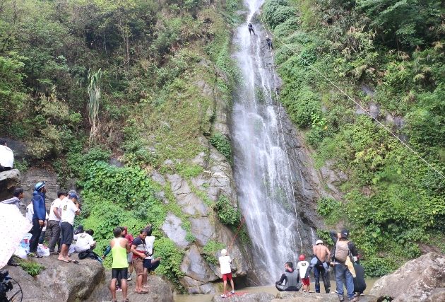 वार्षिक छ हजारले क्यानोनिङ गर्छन्