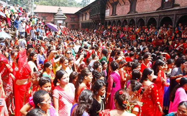 पशुपतिमा महिला दर्शनार्थीको भीड, नौ लाखले दर्शन गर्न सक्ने व्यवस्थापन