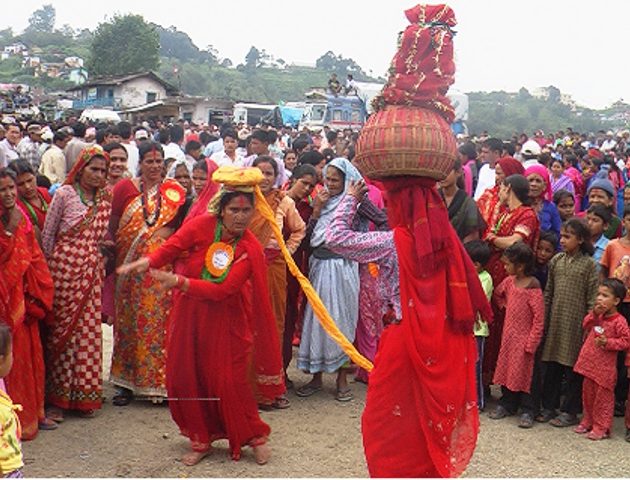 सुदूरपश्चिममा बुढी पोल्ने पर्व मनाइँदै