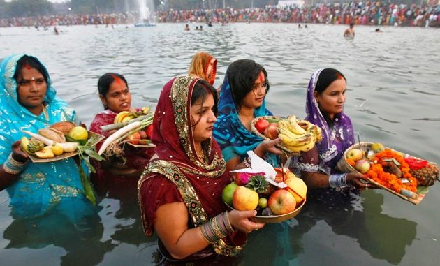 सूर्यको पूजा आराधना गरी छठ पर्व मनाइँदै, यस्तो छ व्रतविधि