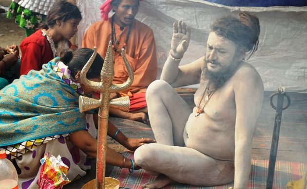 नागाबाबाप्रति महिलाको फरक धारणाः कोही भन्छन् ‘शिवरात्रीकै आकर्षण’, केहीले भने ‘भगवानकै अपहेलना’