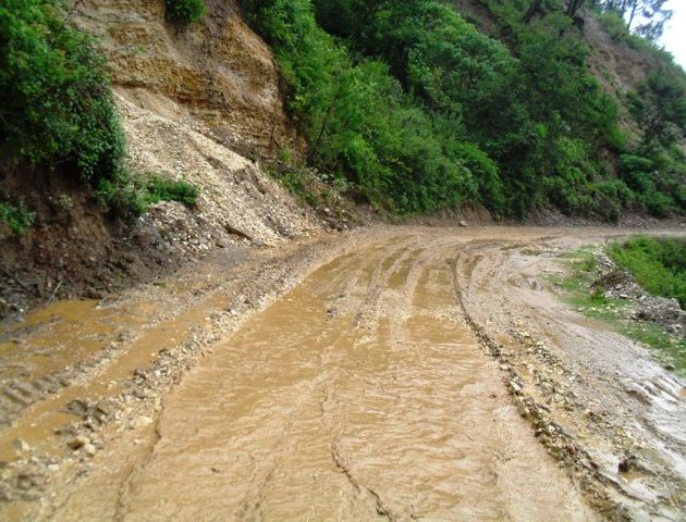 सडक कालोपत्रे नगरेको ठेकेदारलाई दैनिक २४ हजार जरिवाना