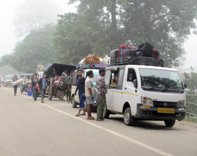 गौरीफन्टामा नेपाली ग्राहकको चहलपहल बढ्दो