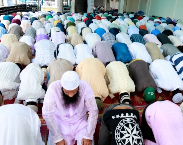 बकर ईद मनाउँदै इस्लाम धर्मावलम्बी‚ आज सार्वजनिक बिदा