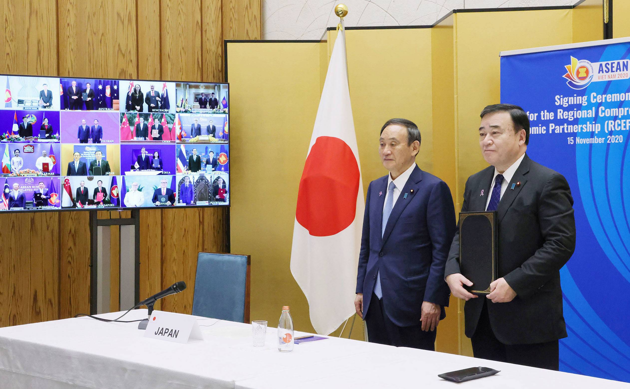 जापान, चीन र एसियाका अन्य १३ मुलुकले गरे अहिलेसम्मकै ठूलो व्यापार सम्झौतामा हस्ताक्षर