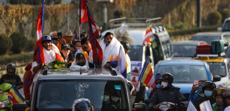 कीर्तिमानी हिमाल आरोही निर्मल पुर्जा काठमाडौंमा, विमानस्थलमा भव्य स्वागत