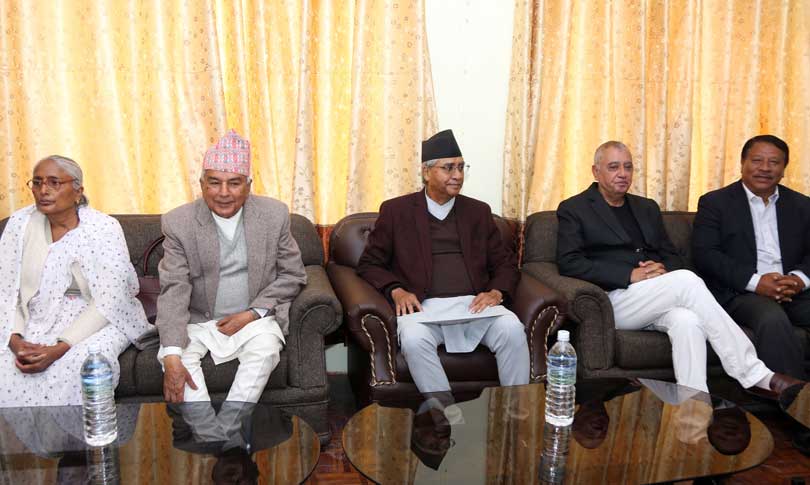 नेपाली कांग्रेसको पदाधिकारी बैठक बस्दै