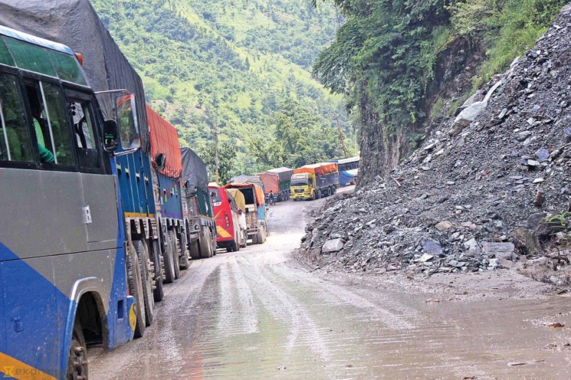 साउनको २० गतेसम्म थानकोट–चित्लाङ सडक  बन्द हुने