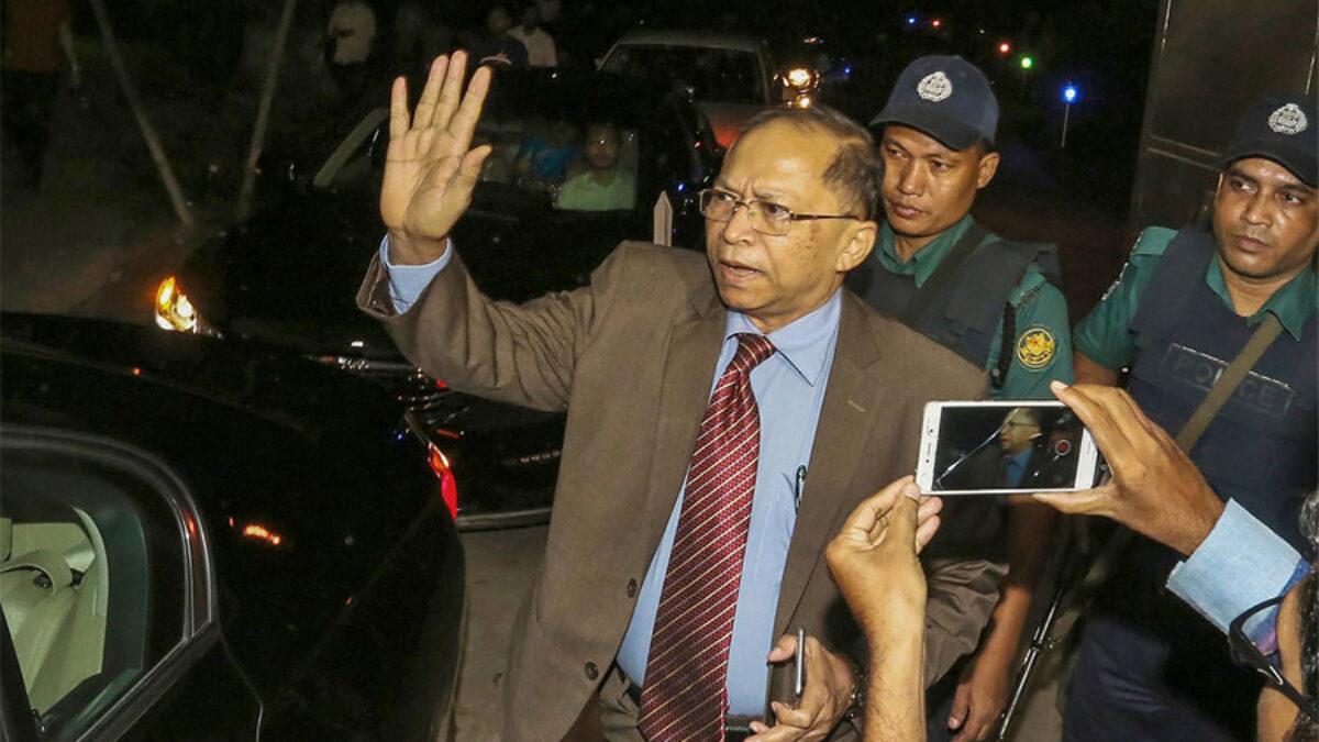 बंगलादेशमा हिन्दू समुदायका पहिलाे पूर्वप्रधानन्यायाधीशलाई ११ वर्ष जेल सजाय