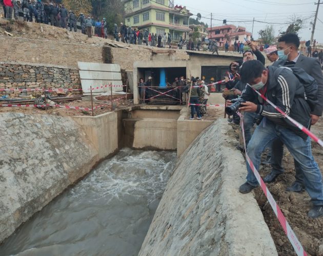 मेलम्चीको पानी काठमाडौँमा, खानेपानीमन्त्री यादवले गरे शुभारम्भ