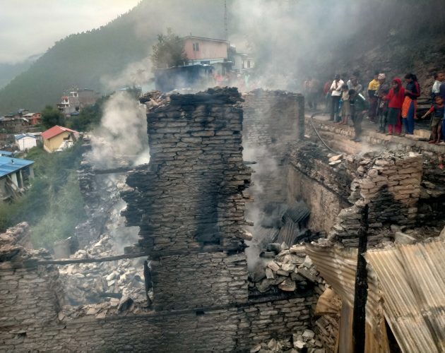 मुगुमा आगलागी, आठ घर जलेर नष्ट