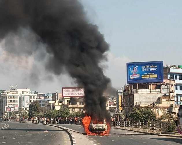 बालकुमारीमा मारिएका दुई युवाको शव हेलिकोप्टरमार्फत गृह जिल्ला लगियो