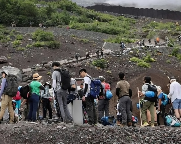 अब माउन्ट फुजी आरोहणमा शुल्क