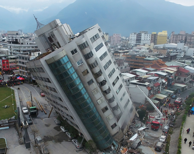 ताइवानमा शक्तिशाली भूकम्पले ठूला भवनमा क्षति (तस्बिरहरु)