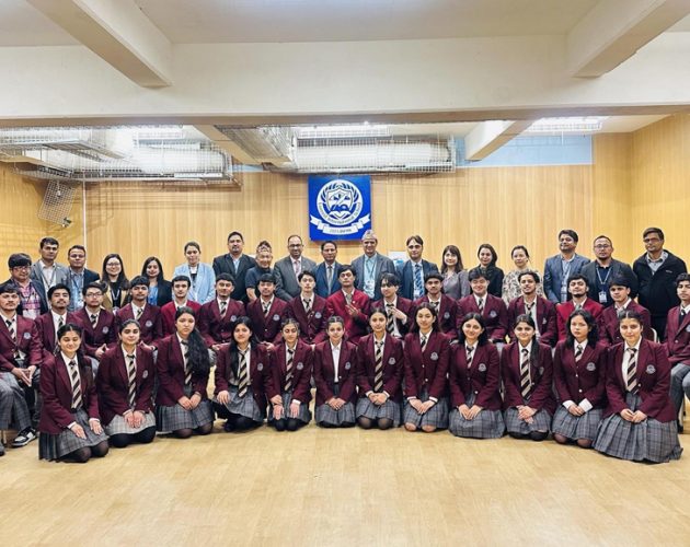 एभरेष्ट स्कुल जापानले कक्षा १२ का विद्यार्थीहरुलाई बिदाई गर्दै