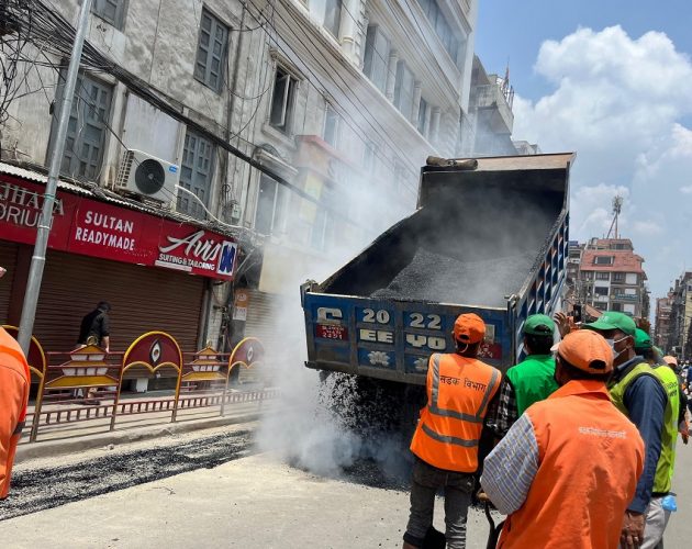 महानगरका ३२ वटै वडाका वडाध्यक्ष न्यूरोड फुटपाथविस्तारको विरोधमा