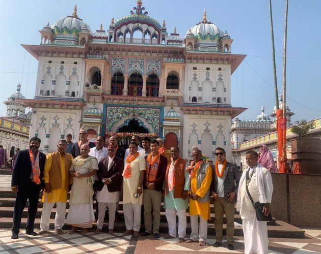 छठको अवसरमा पर्यटनमन्त्री जनकपुरधाम पुगे