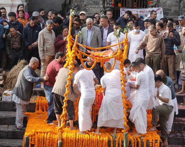 पूर्वसभामुख ढुंगानाको आर्यघाटमा अन्त्येष्टि (तस्बिरहरु)